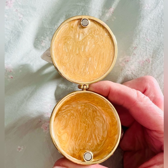 Elegant Swan Jewelry Trinket Box 💕 - Picture 7 of 7